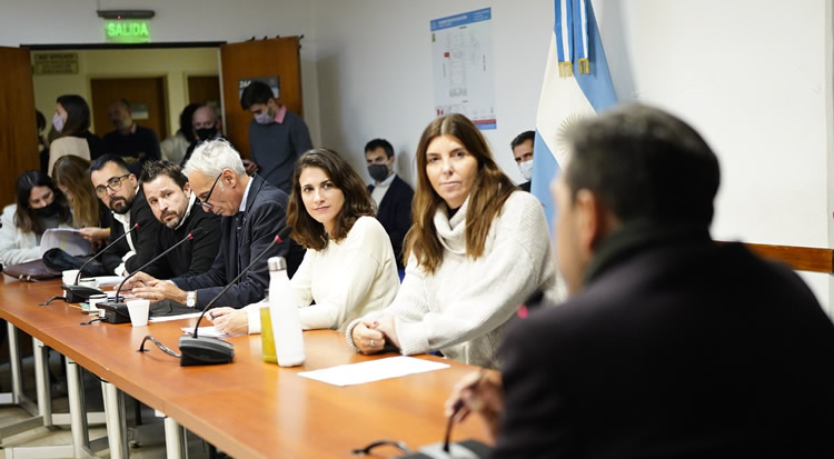 Analizarán en el Congreso el destino de los impuestos a los combustibles