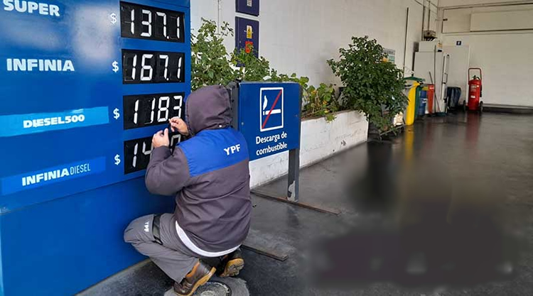 Diputados piden precisiones sobre los futuros aumentos de precios en el surtidor