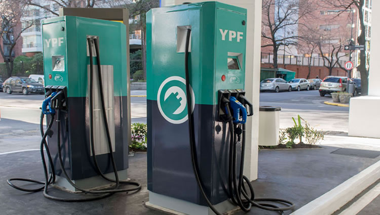 YPF instalará cargadores eléctricos en el corredor vial más importante del país