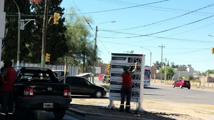 Diputados evalúan citar a la Secretaria de Energía para que brinde certezas sobre el sendero de precios de los combustibles