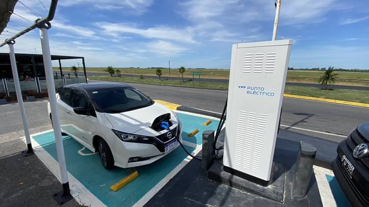 YPF ya cuenta con cargadores eléctricos en Estaciones de Servicio sobre la ruta hacia la Costa Atlántica