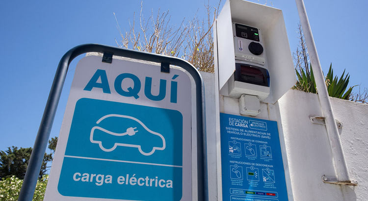 Uruguay: Usuarios de autos eléctricos podrán pagar la carga con tarjetas en red de cargadores de UTE