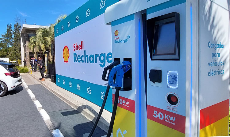 Presentan nuevo proyecto de electromovilidad: ¿Qué rol ocuparán las Estaciones de Servicio?