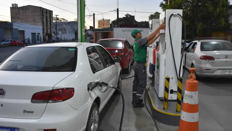 La devaluación dificulta el desarrollo de combustibles alternativos pero fortalece la iniciativa emprendedora