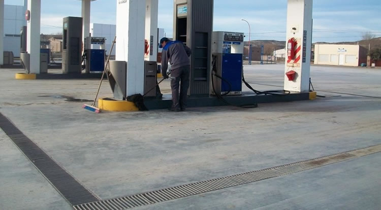 ¿Las rejillas perimetrales de las Estaciones de Servicio están en buen estado? 4 riesgos a tener en cuenta